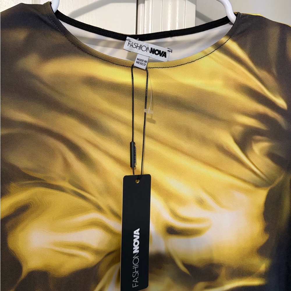 Fashion Nova Metallic Gold and Black Long Sleeve Top - Picture 4 of 5